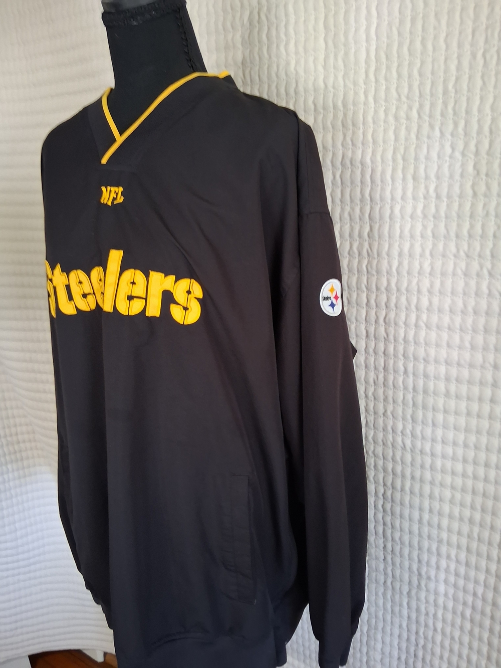 NFL Steelers Black and Gold V-Neck Sweater